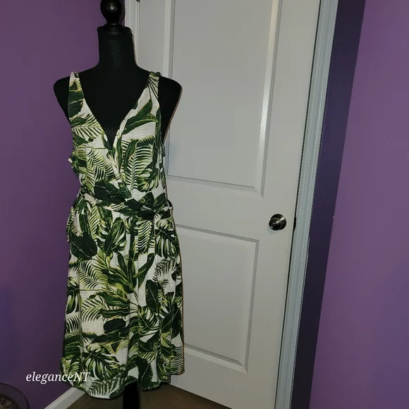 H & M Safari  style  faux-wrap Sleeveless Dress Sz: Large  NWT - Picture 11 of 12